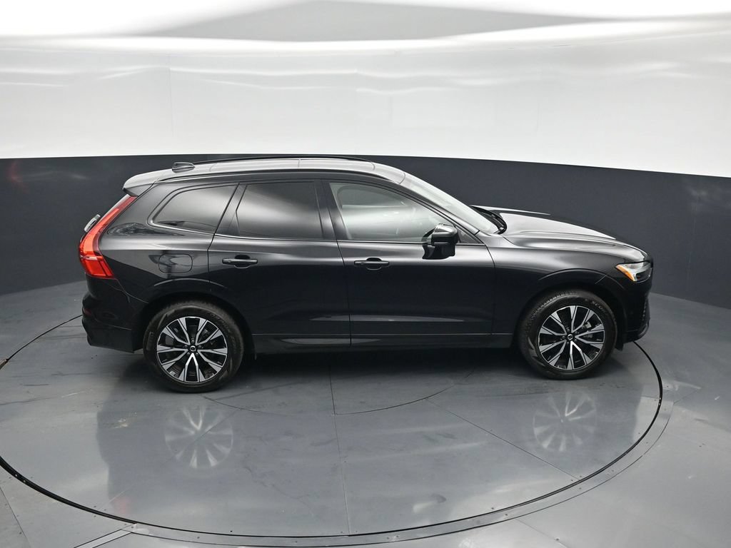 Used 2025 Volvo XC60 B5 Plus AWD/4WD image 39