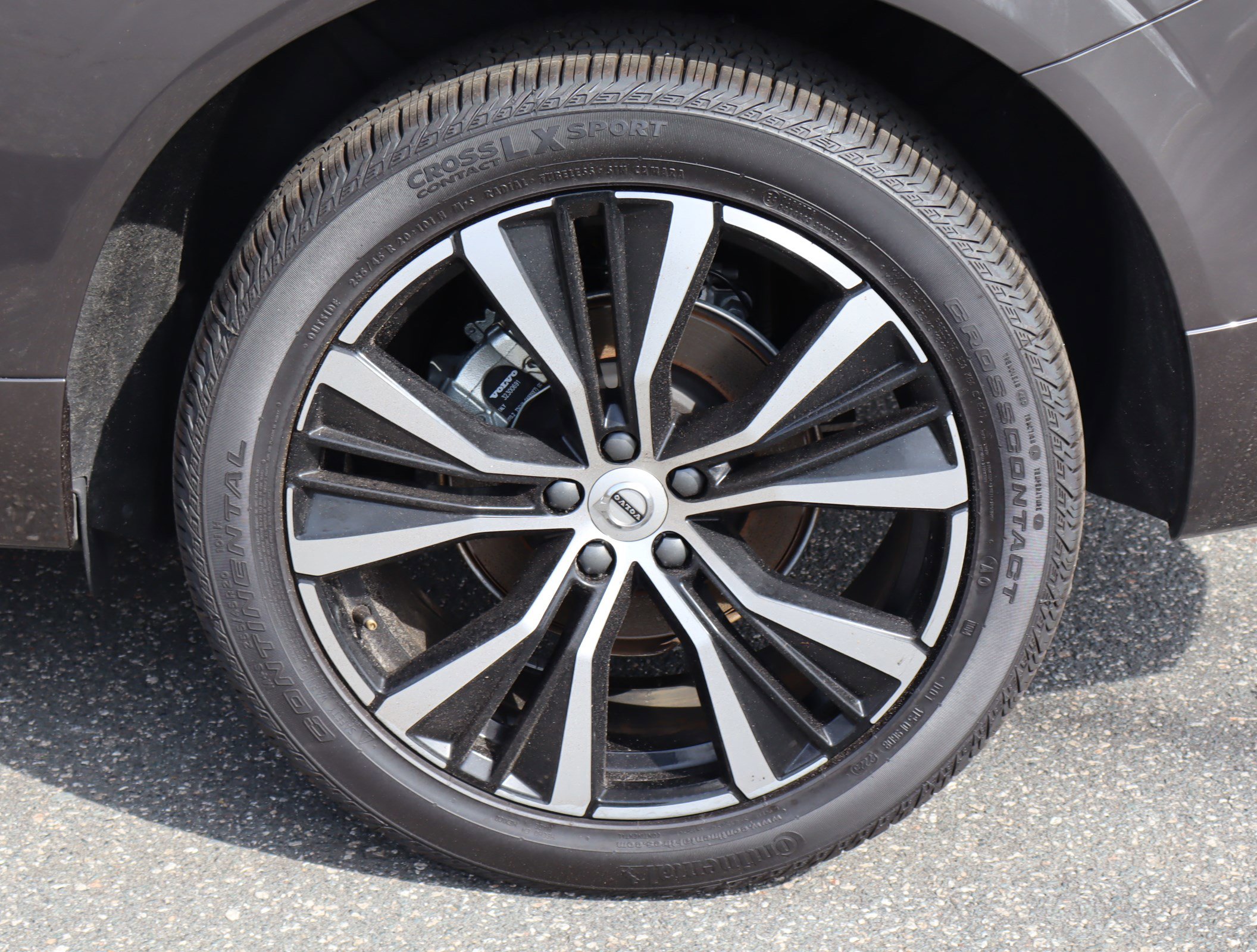 Used 2025 Volvo XC60 B5 Plus image 38