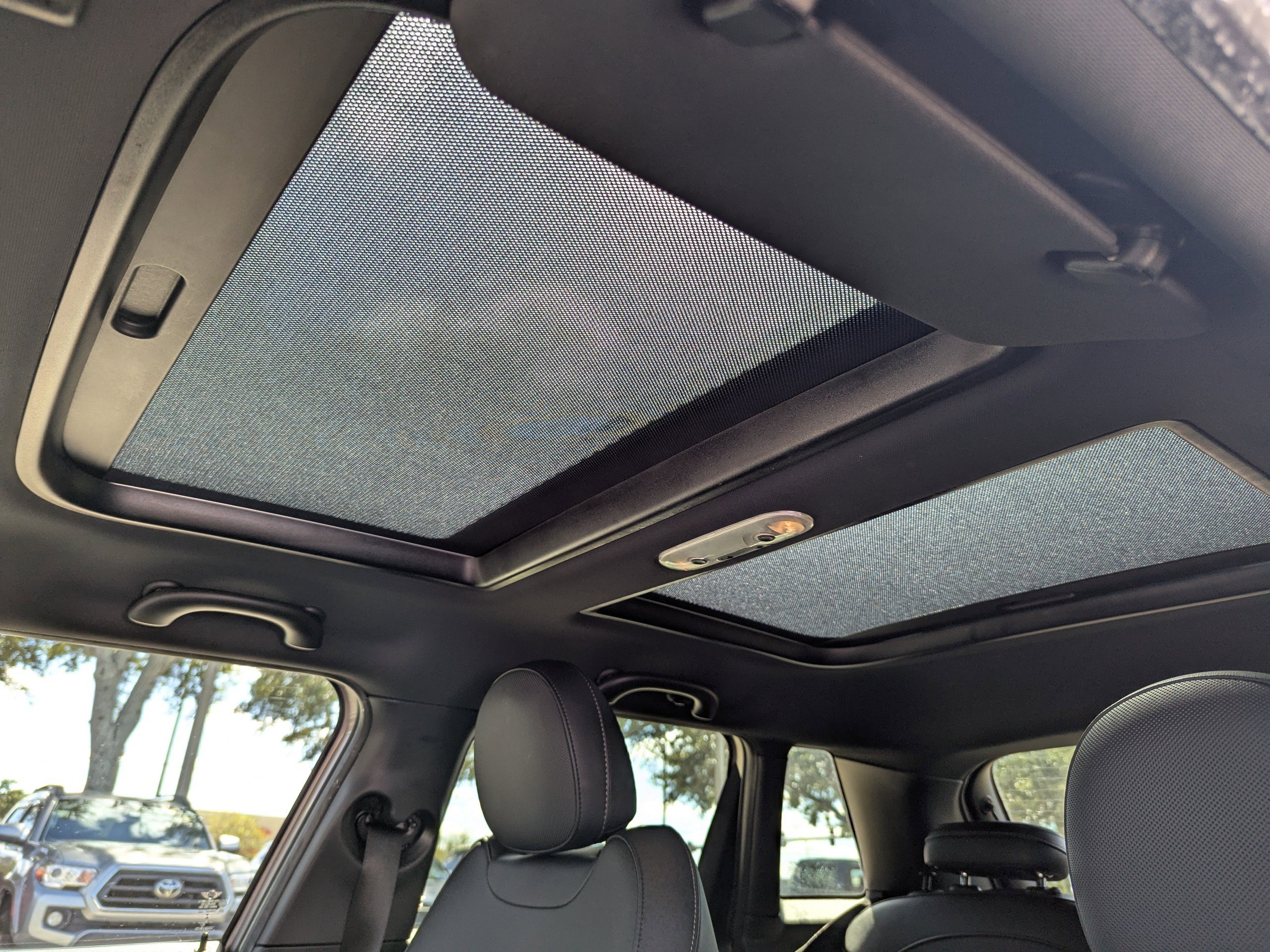 Used 2022 MINI Cooper S w/ Premium Package image 19