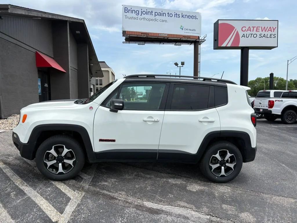 Used 2020 Jeep Renegade Trailhawk w/ Cold Weather Group AWD/4WD image 2