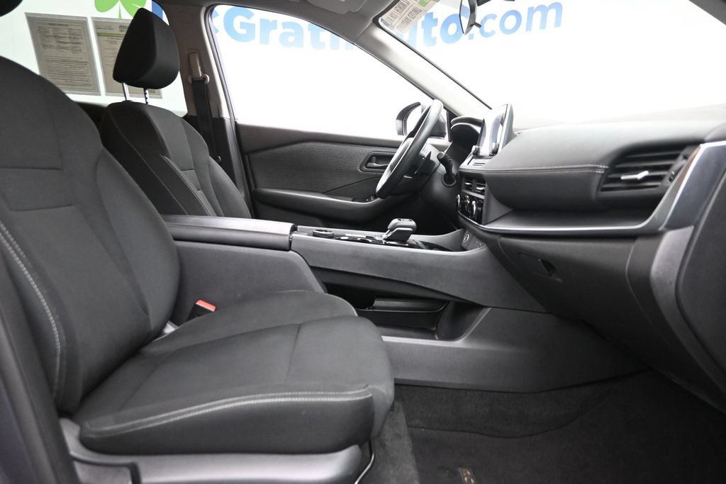 Used 2023 Nissan Rogue S AWD/4WD image 9