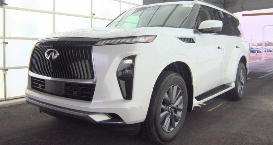 Certified 2026 INFINITI QX80 Pure w/ Cargo Package image 2