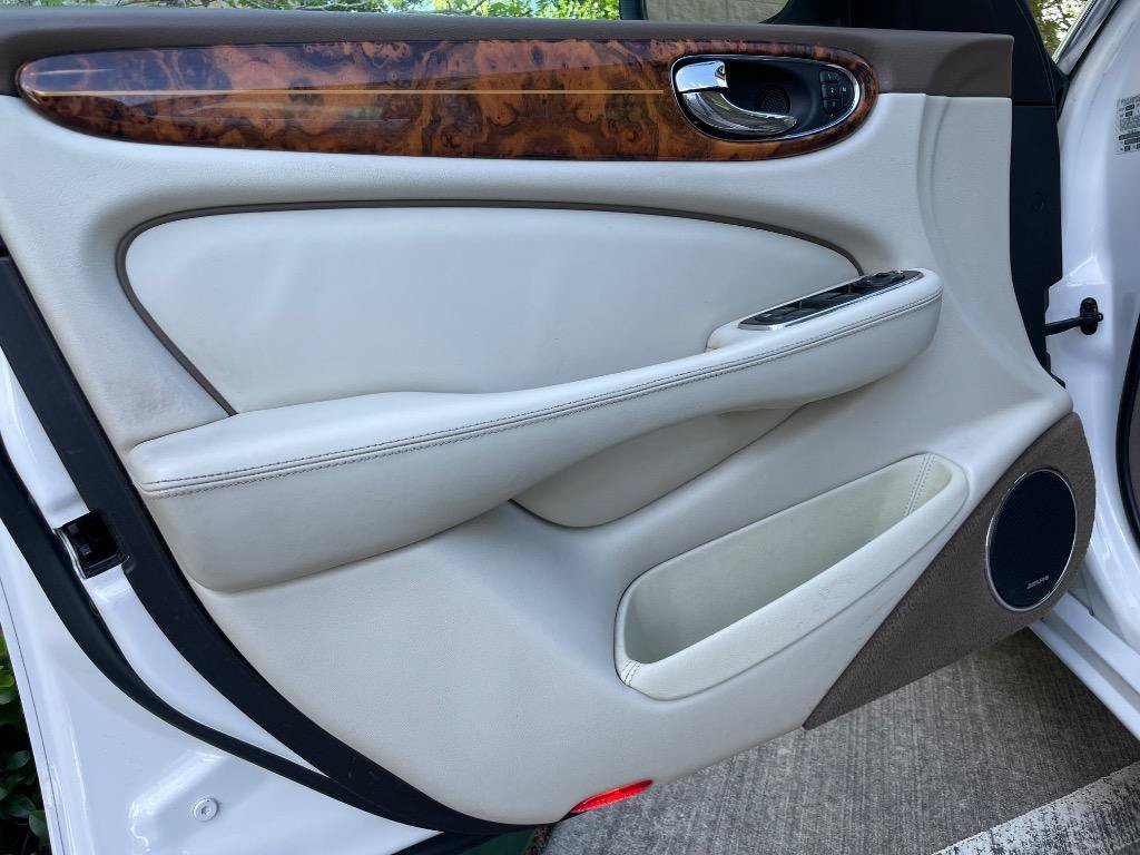 Used 2005 Jaguar XJ Vanden Plas RWD image 13