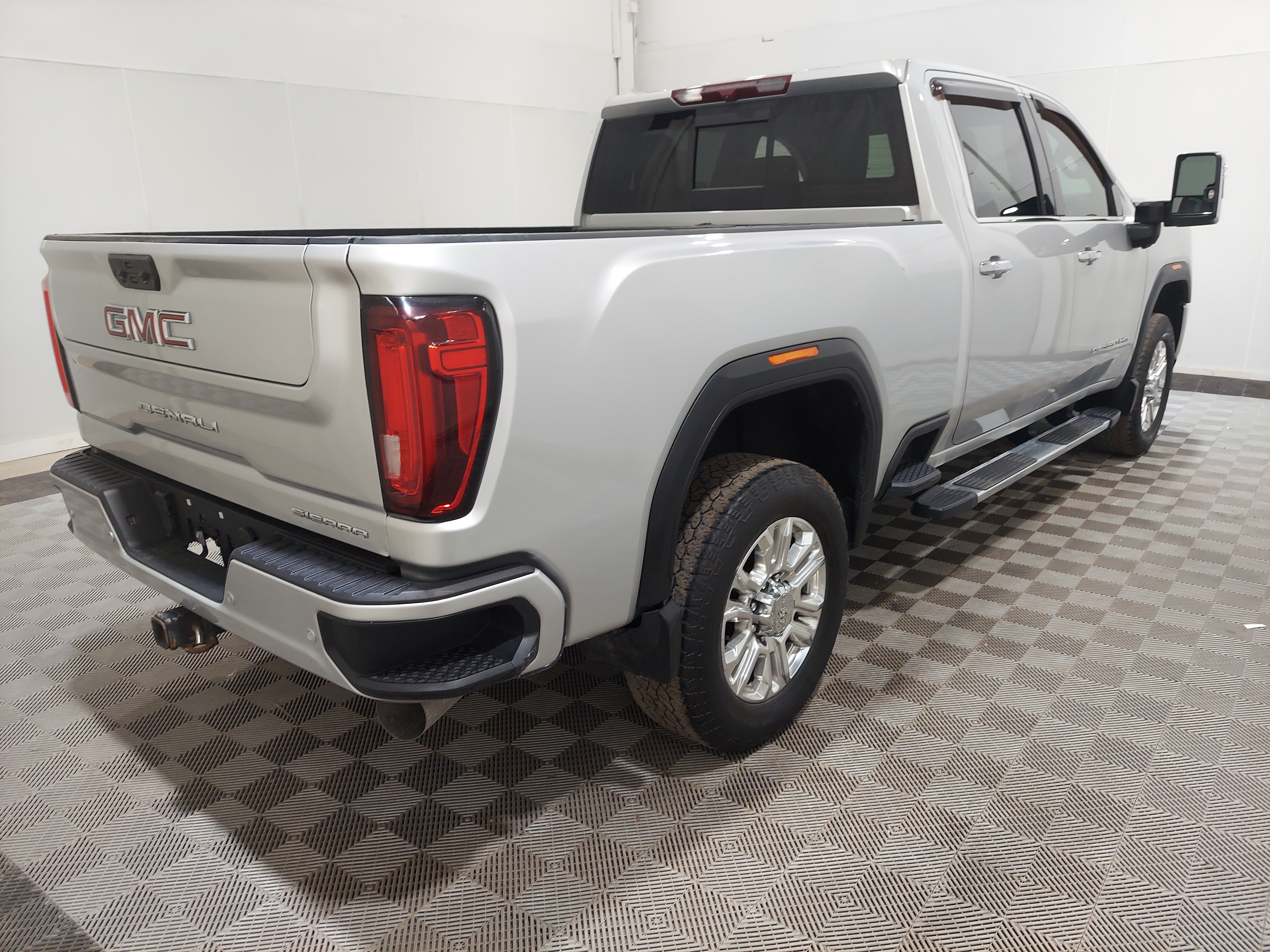 Used 2022 GMC Sierra 2500 Denali AWD/4WD image 3