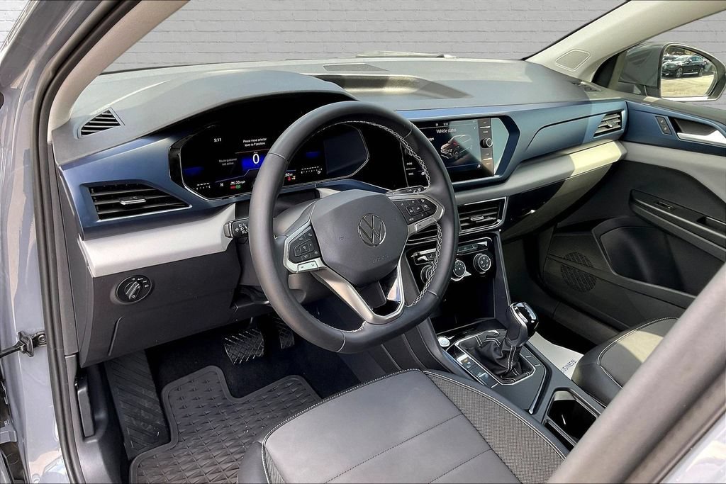 Used 2023 Volkswagen Taos SE FWD image 16