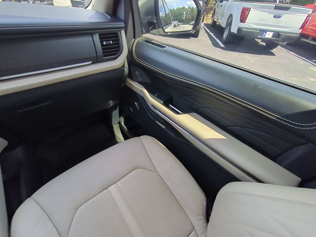 Used 2022 Ford Expedition Max Platinum RWD image 19