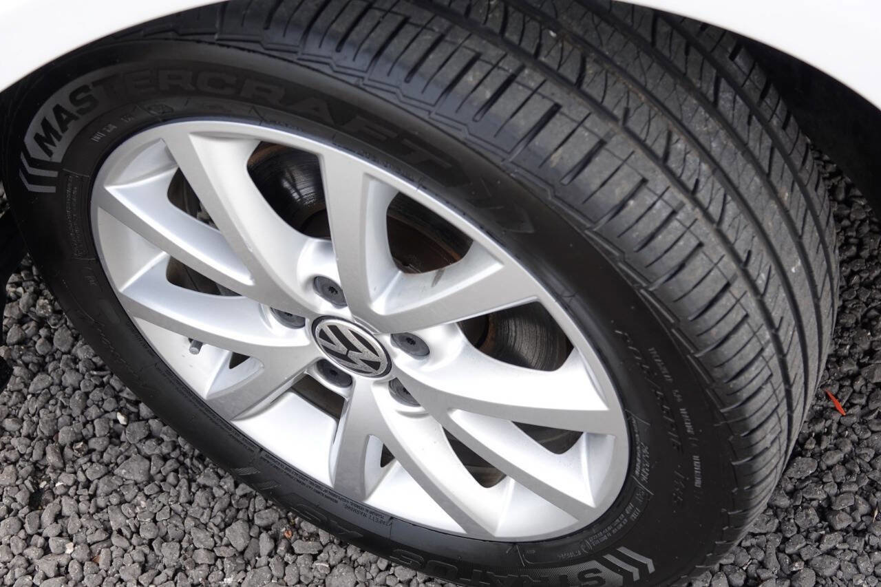 Used 2010 Volkswagen Jetta Limited Edition FWD image 46
