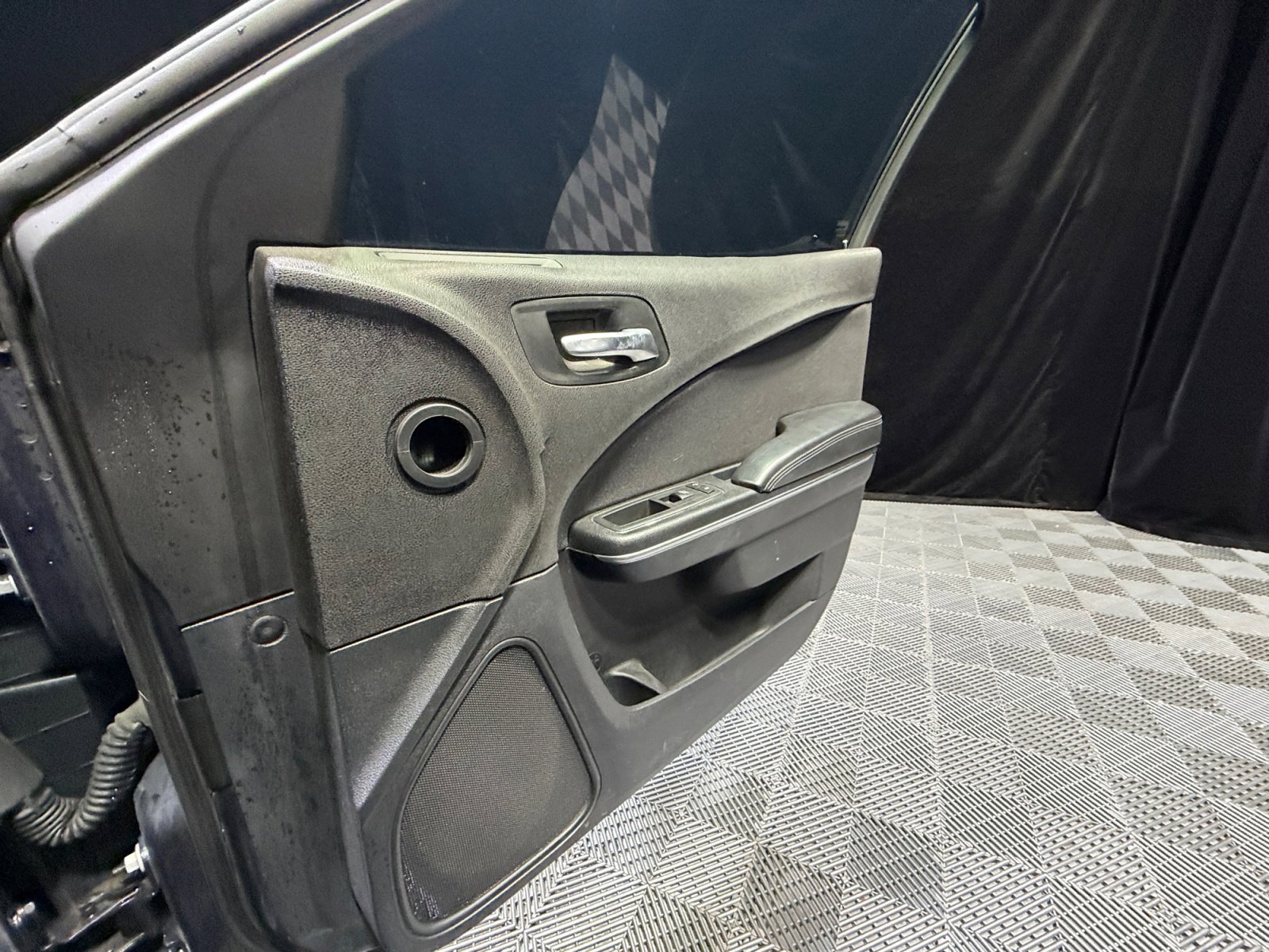 Used 2016 Dodge Charger SE image 16