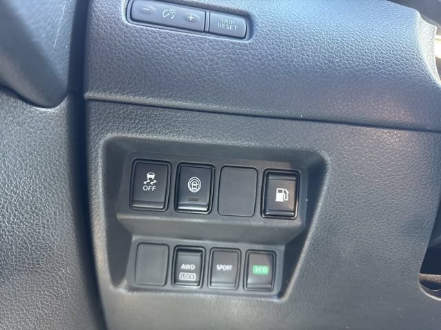 Used 2019 Nissan Rogue S AWD/4WD image 23