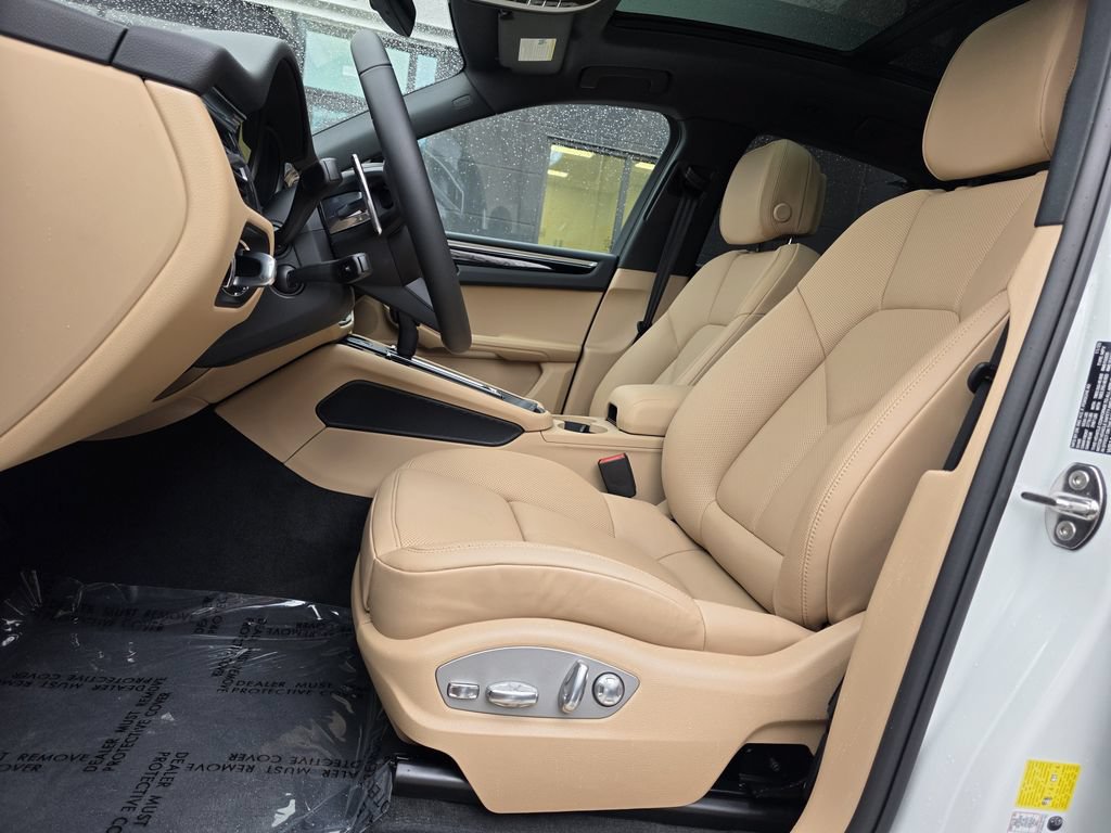 New 2026 Porsche Macan AWD/4WD image 18