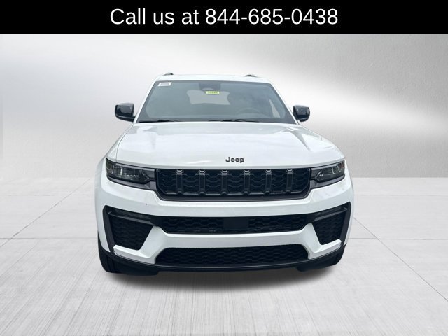 New 2026 Jeep Grand Cherokee Limited w/ Limited Altitude Package AWD/4WD image 2