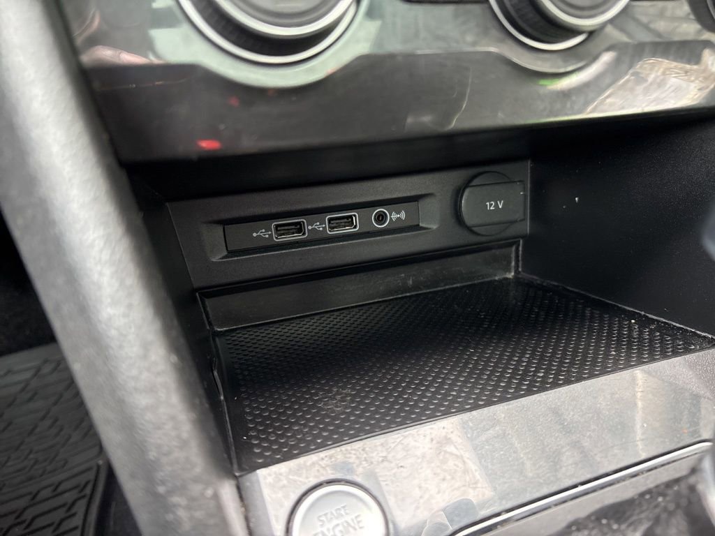 Used 2018 Volkswagen Tiguan SE w/ Panoramic Sunroof Package image 34