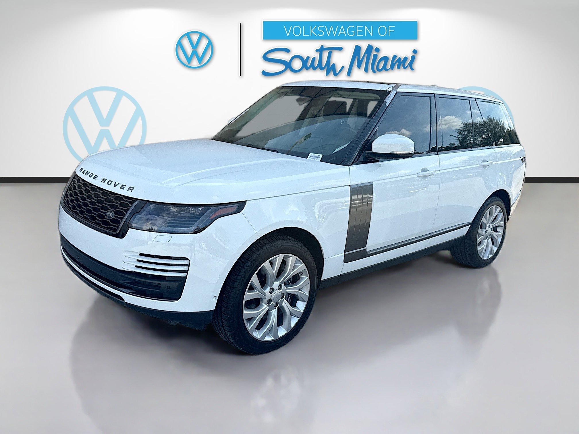 Used 2019 Land Rover Range Rover Velar R-Dynamic SE image 3