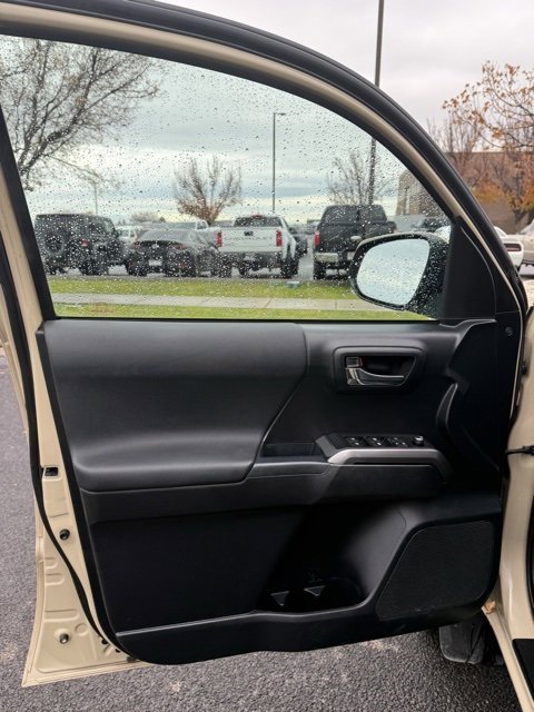 Certified 2018 Toyota Tacoma TRD Off-Road image 14