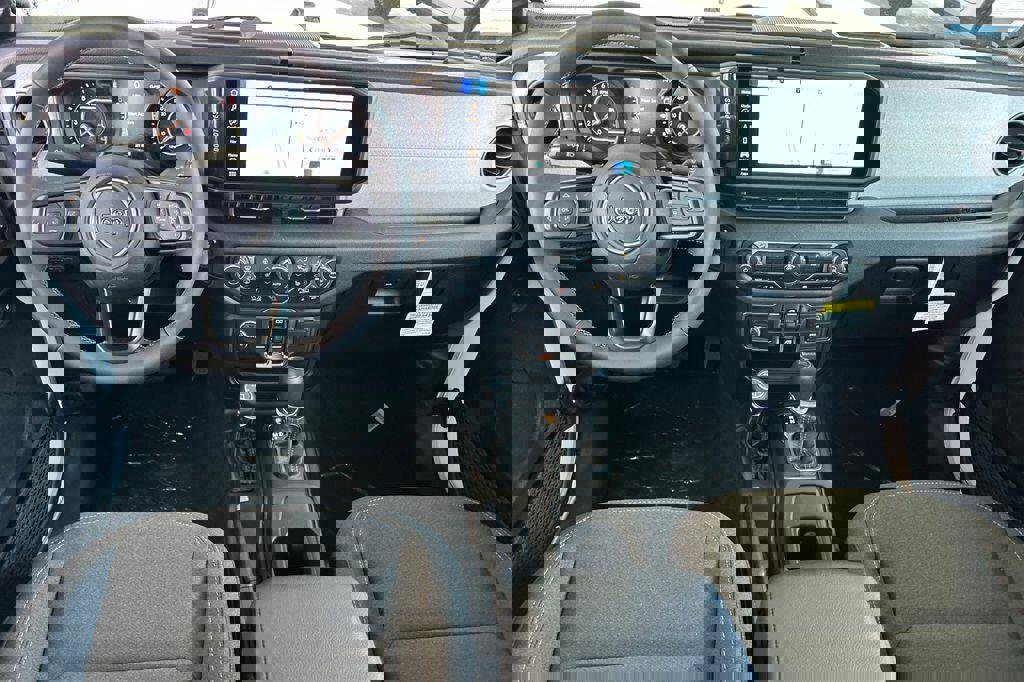 New 2025 Jeep Gladiator Sport image 9