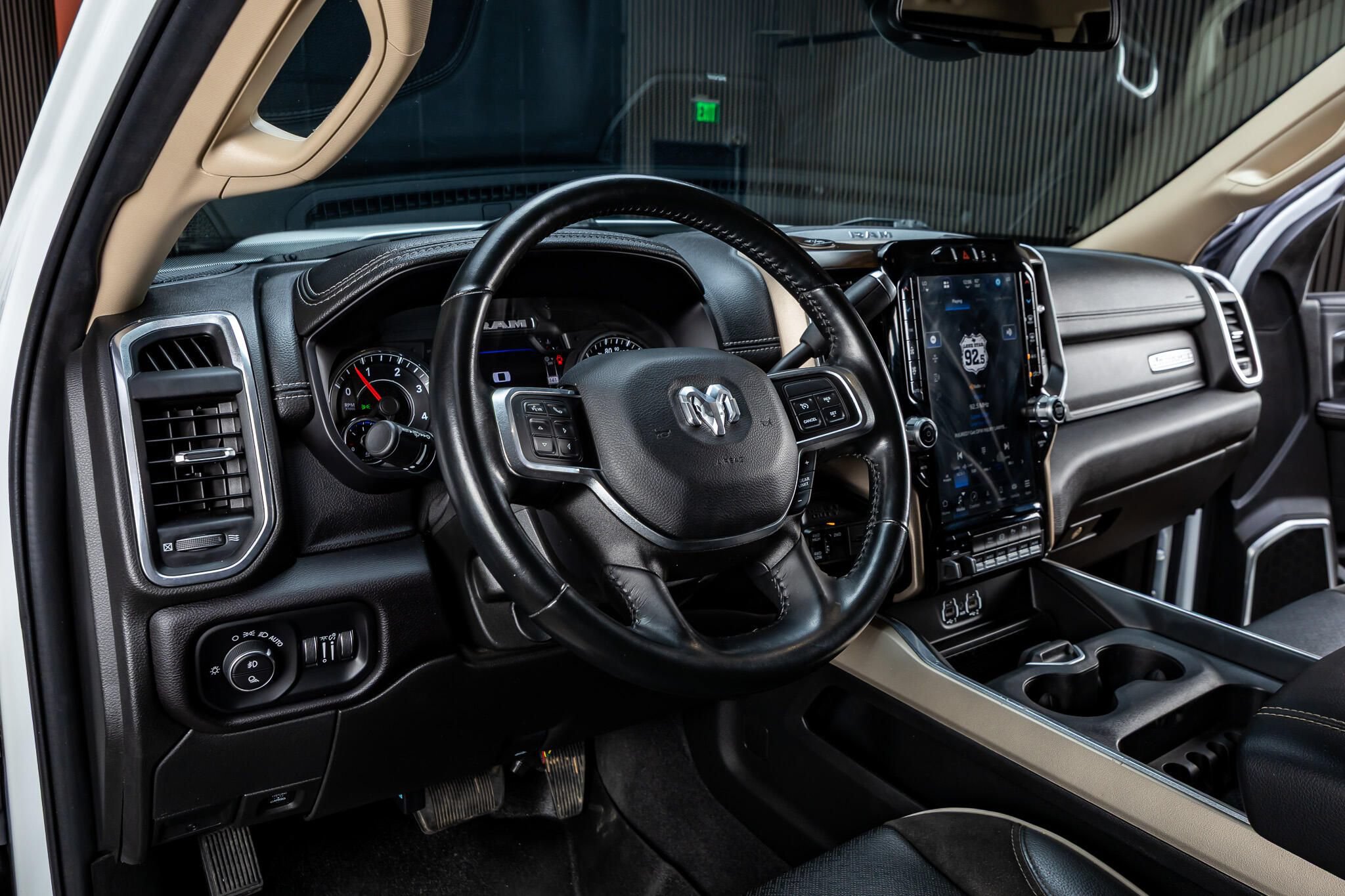 Used 2022 RAM 3500 Laramie AWD/4WD image 16