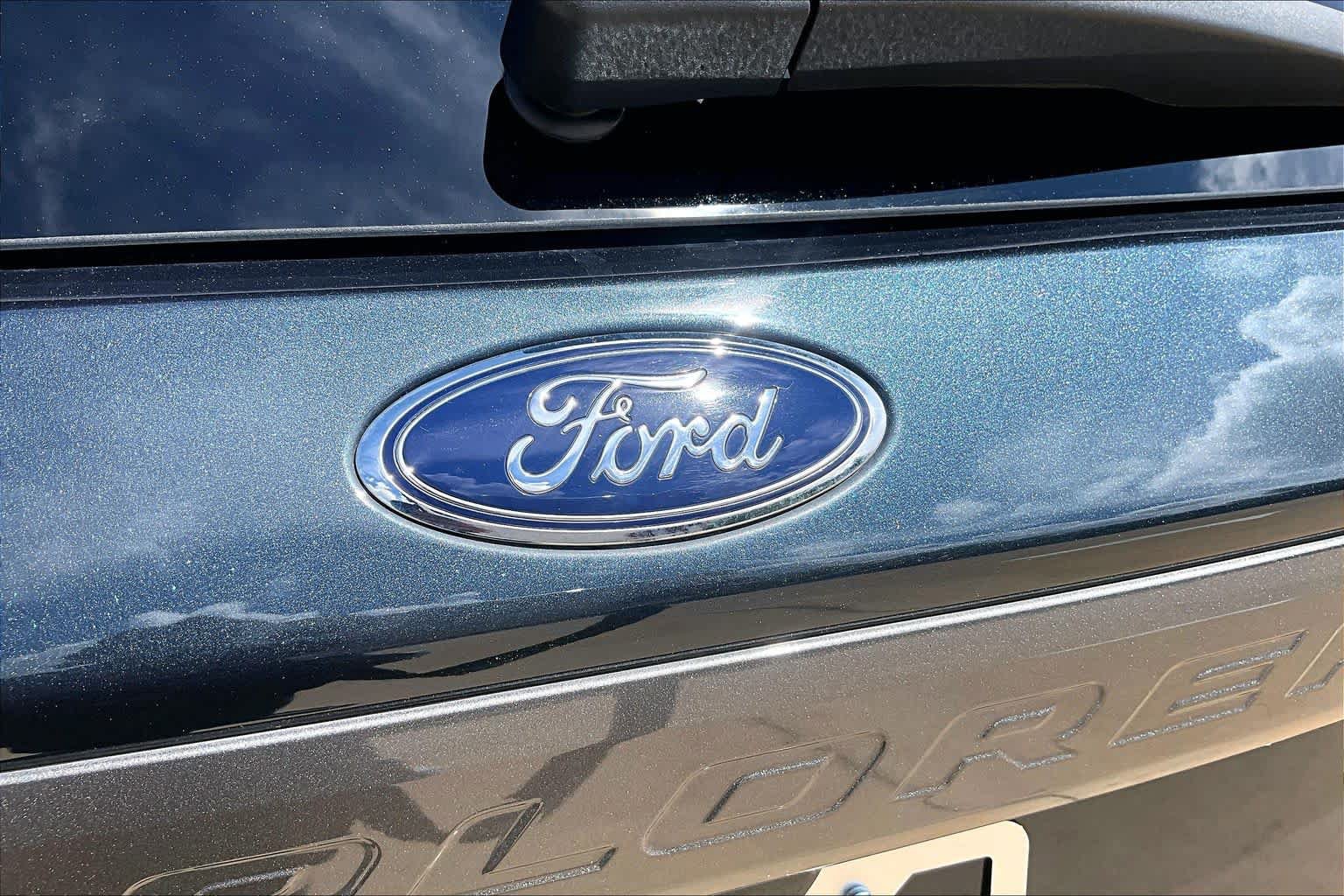 Used 2022 Ford Explorer XLT w/ Equipment Group 202A RWD image 30