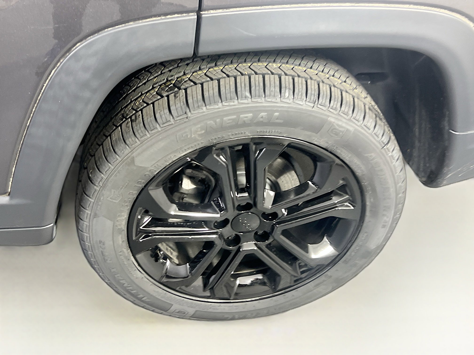 Used 2022 Jeep Compass Limited image 28