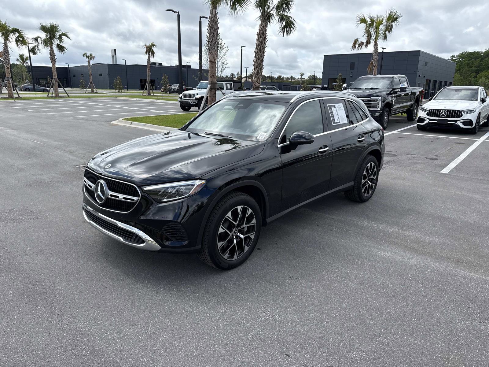 Used 2025 Mercedes-Benz GLC 350e 4MATIC image 7
