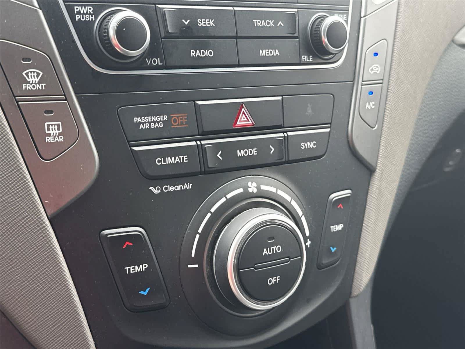 Used 2017 Hyundai Santa Fe Sport AWD/4WD image 31