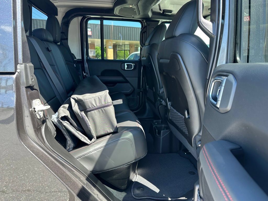 New 2026 Jeep Gladiator Rubicon w/ Safety Group AWD/4WD image 13