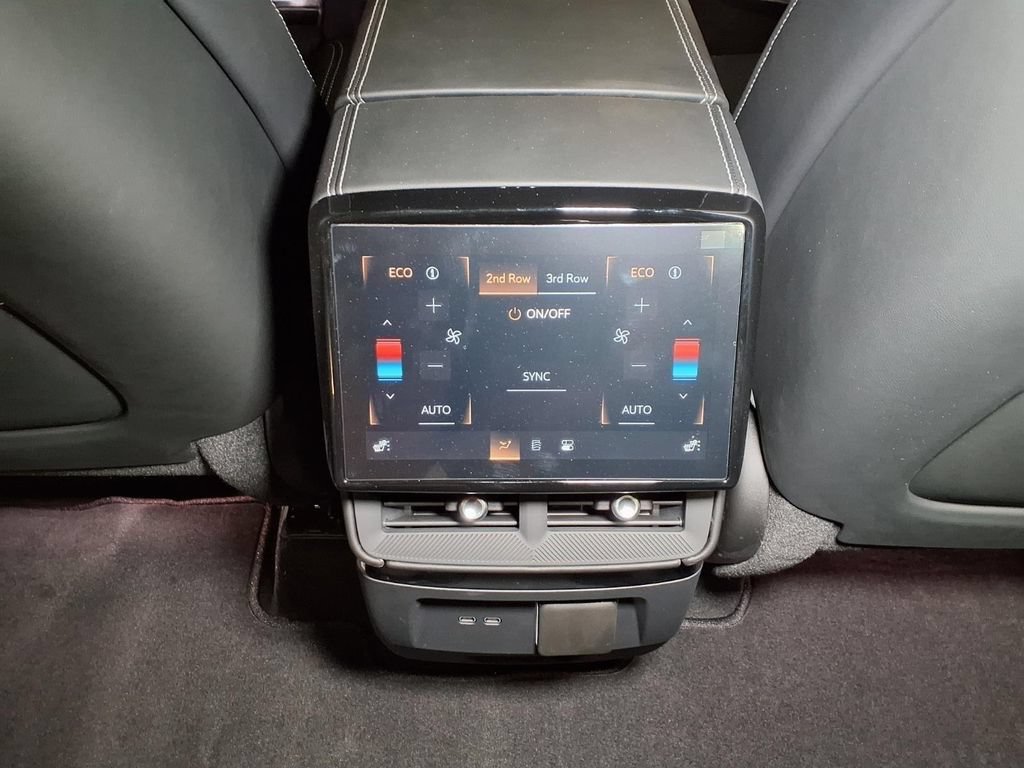New 2027 Cadillac Vistiq Sport AWD/4WD image 13