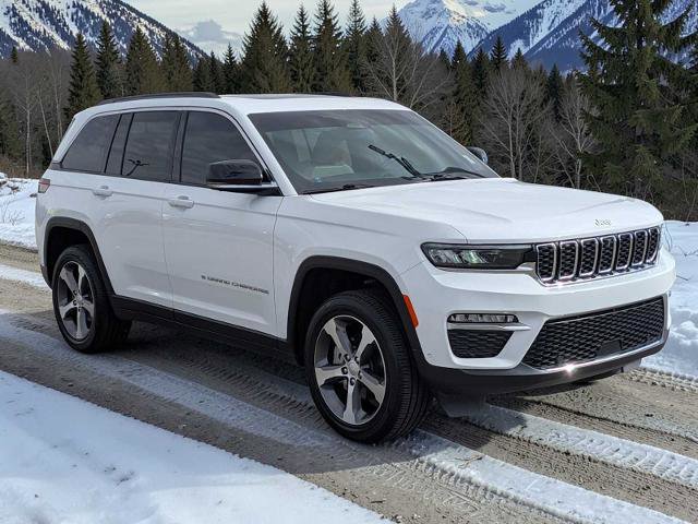 Used 2025 Jeep Grand Cherokee Limited w/ Luxury Tech Group II image 8