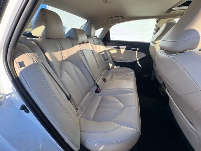 Used 2021 Toyota Avalon XLE image 30
