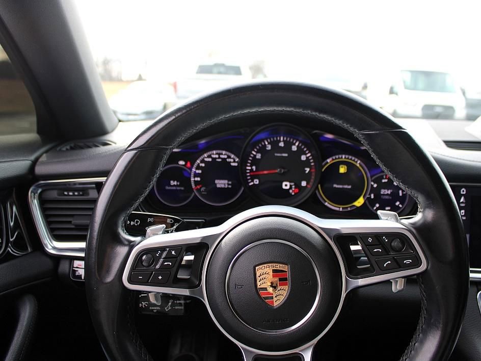 Used 2020 Porsche Panamera 4 image 20