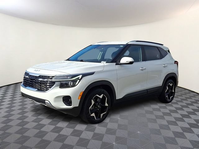 Certified 2024 Kia Seltos EX FWD image 3