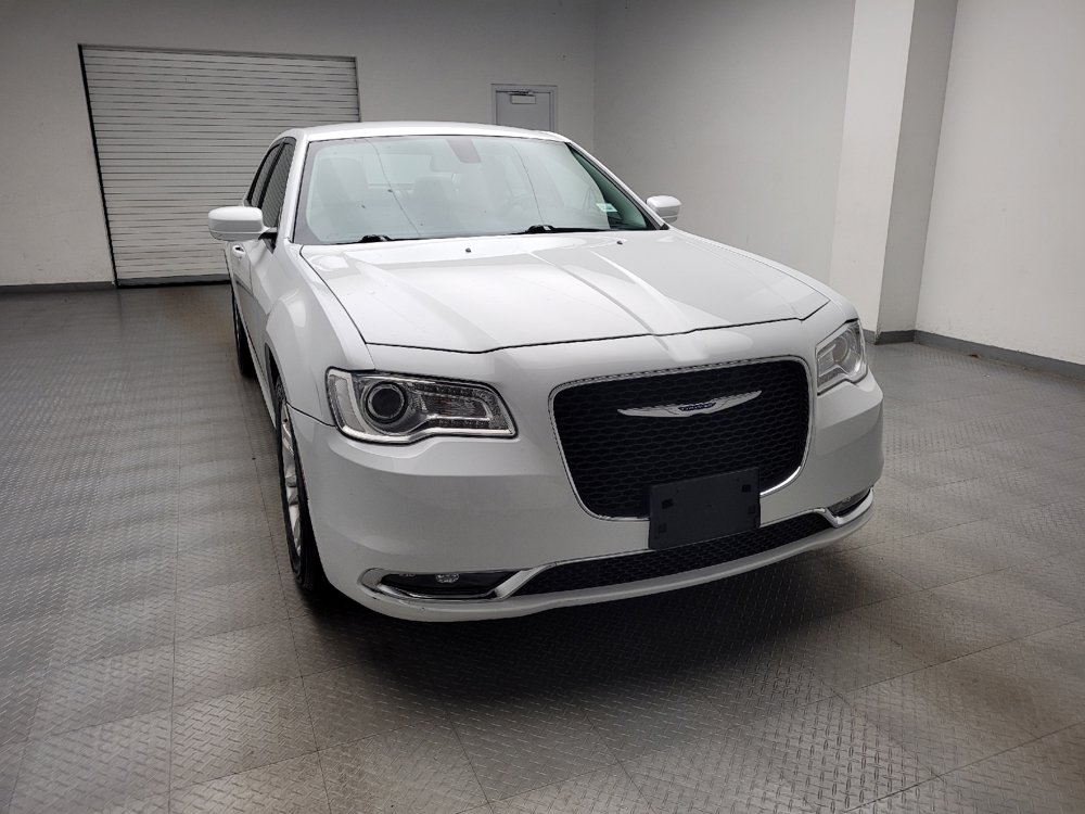 Used 2019 Chrysler 300 Touring w/ Driver Convenience Group RWD image 14