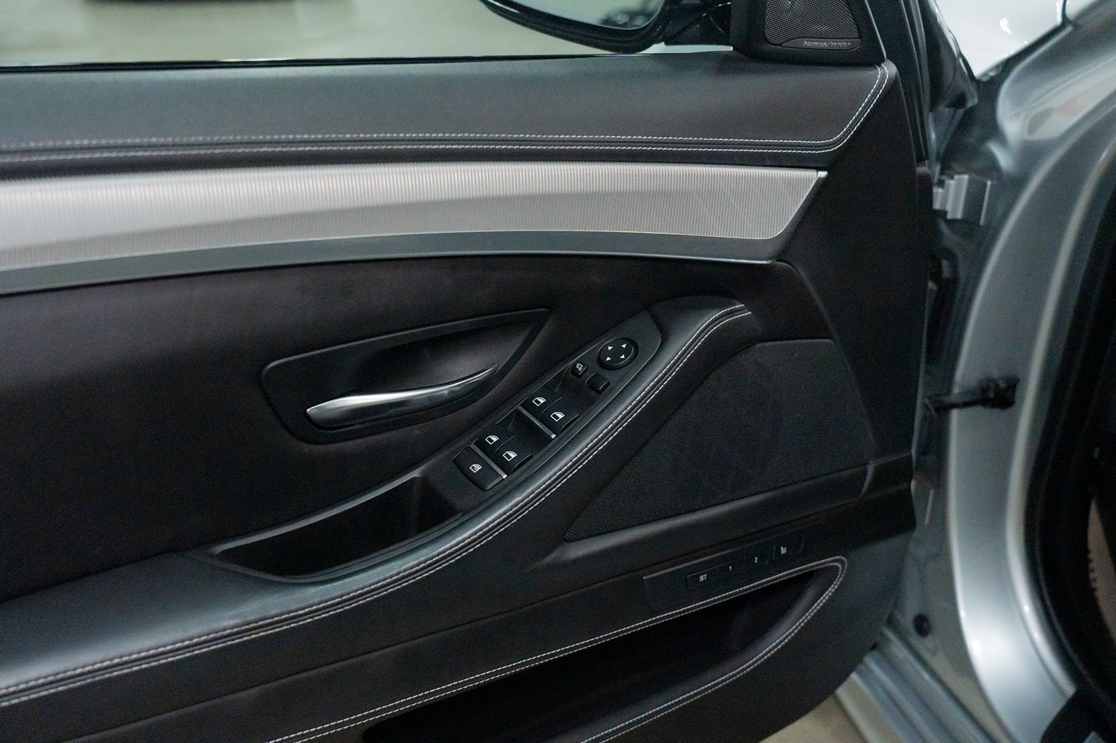 Used 2016 BMW M5 RWD image 19