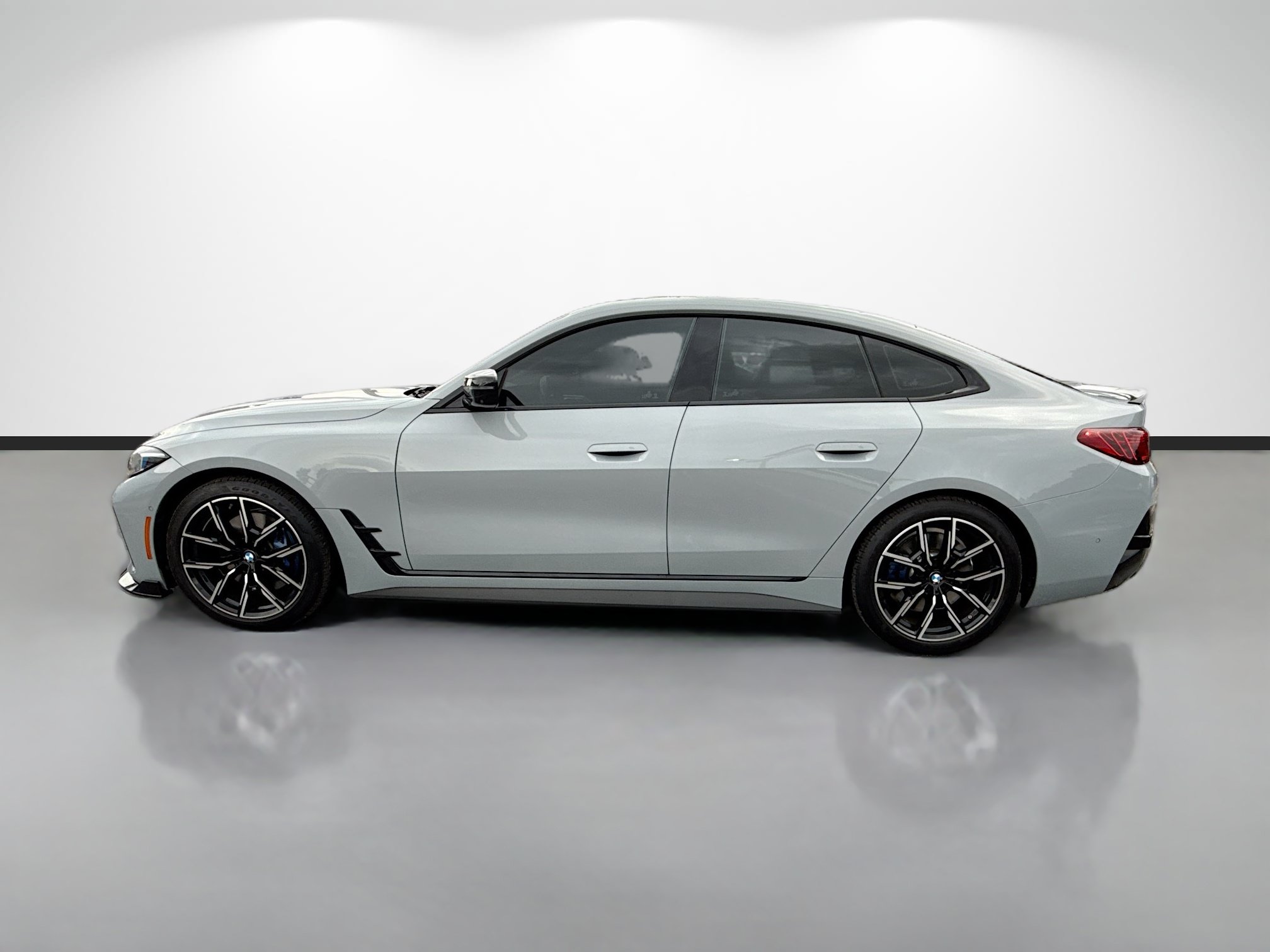 Used 2025 BMW M440i RWD image 6