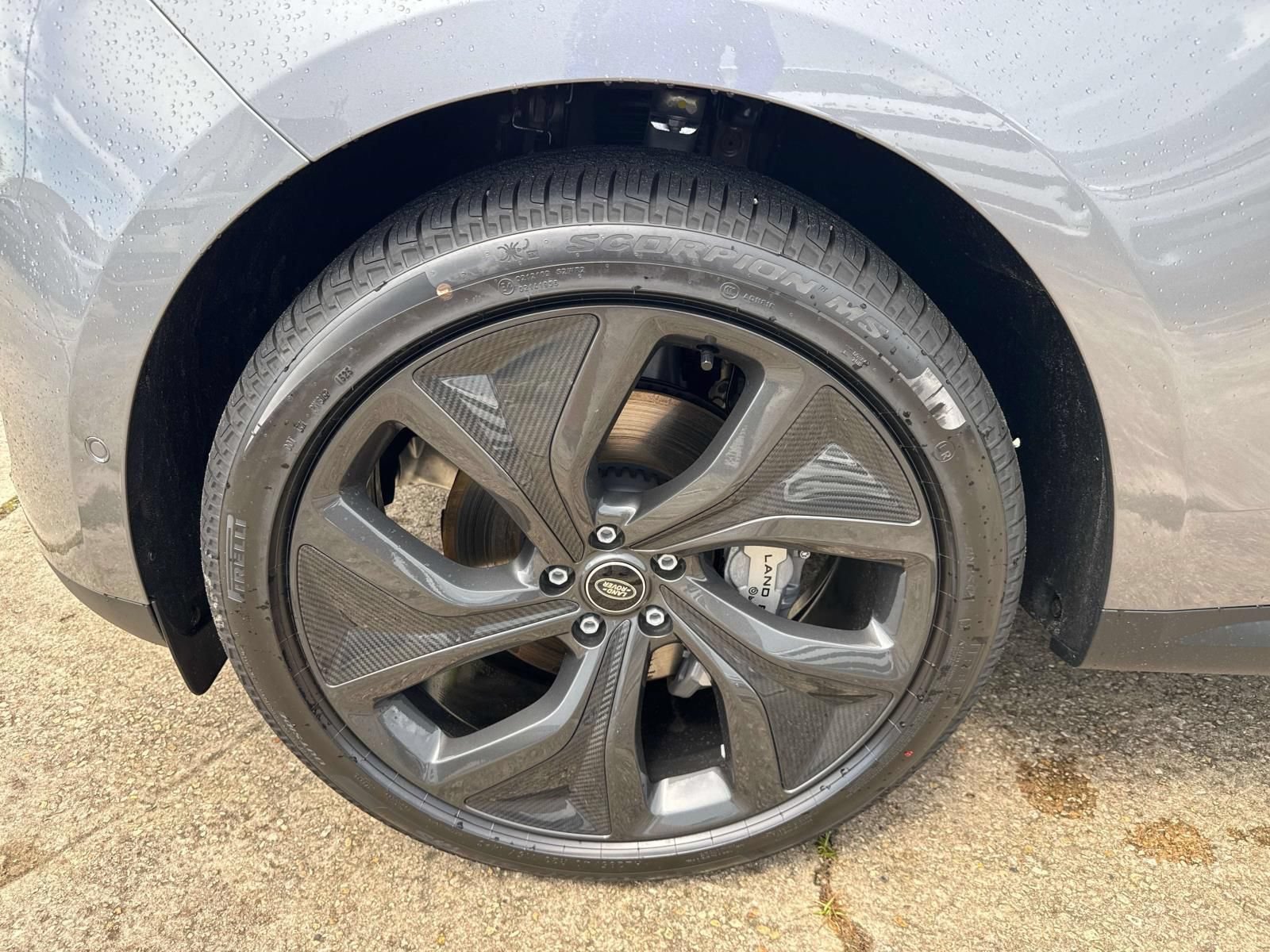 New 2025 Land Rover Range Rover Sport SE AWD/4WD image 3