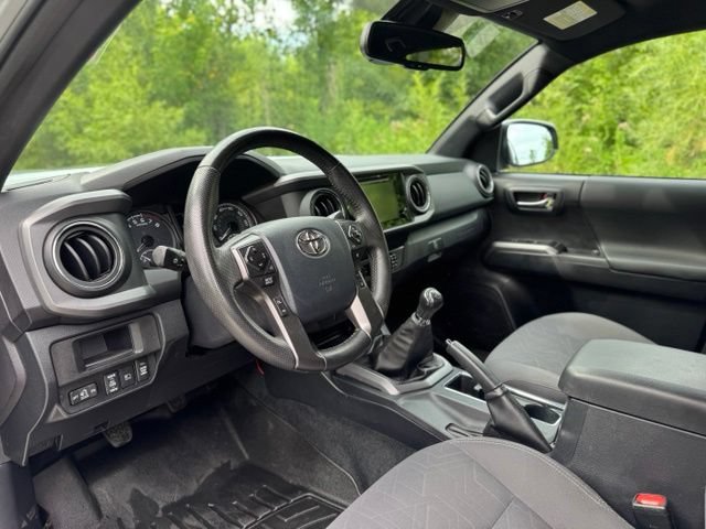 Used 2019 Toyota Tacoma TRD Off-Road AWD/4WD image 9