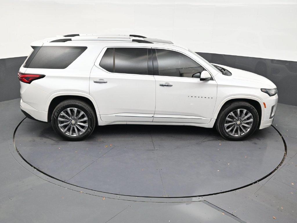 Used 2022 Chevrolet Traverse Premier FWD image 17