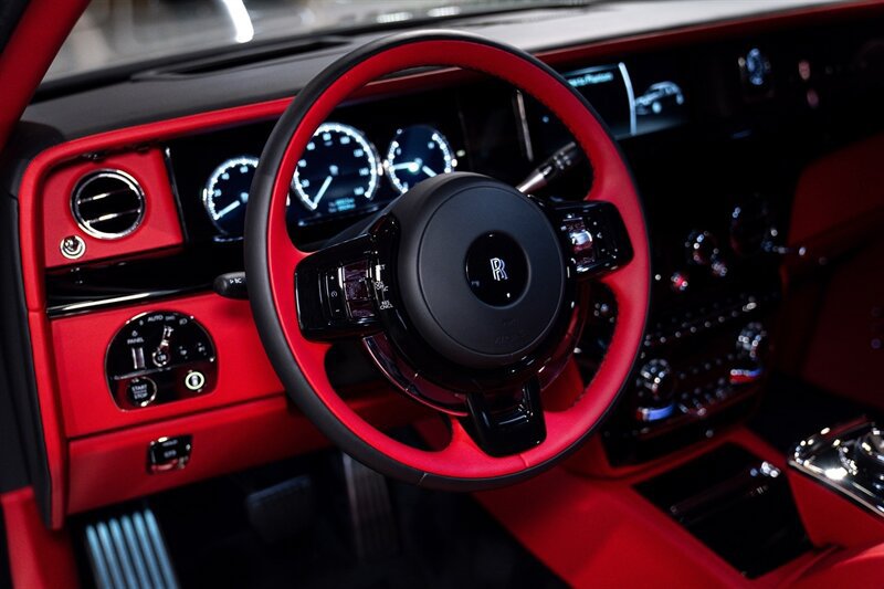 Used 2024 Rolls-Royce Phantom Sedan RWD image 5
