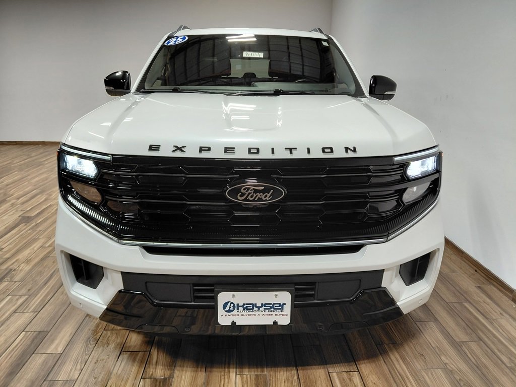Certified 2025 Ford Expedition Max Platinum w/ Stealth Appearance Package image 21