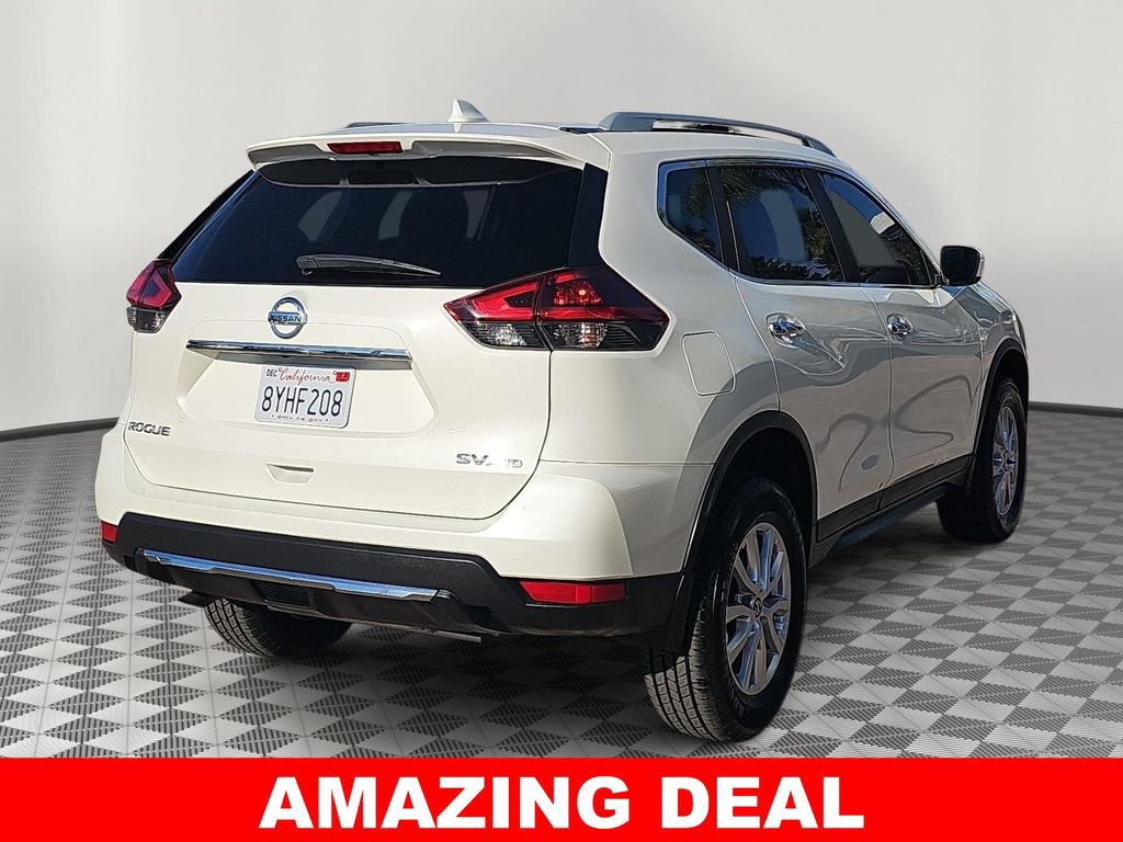 Used 2018 Nissan Rogue SV image 3
