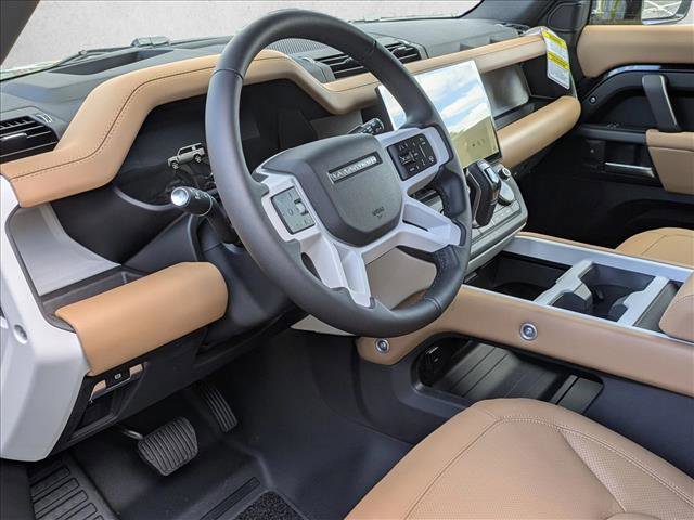 New 2026 Land Rover Defender 130 X-Dynamic SE AWD/4WD image 3