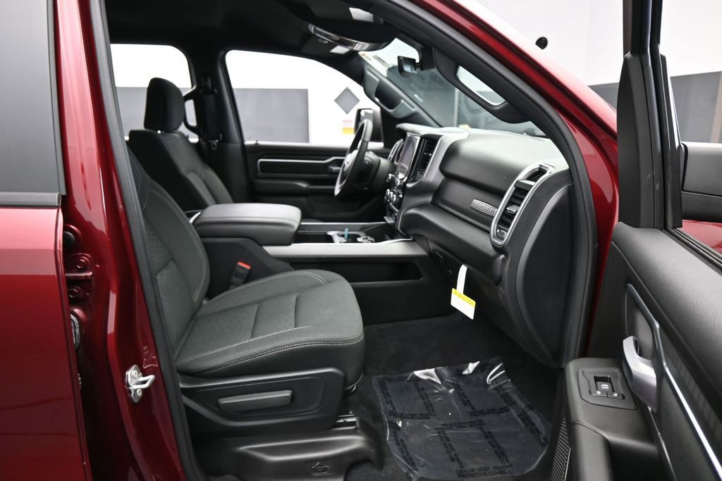 Used 2025 RAM 1500 Big Horn AWD/4WD image 40
