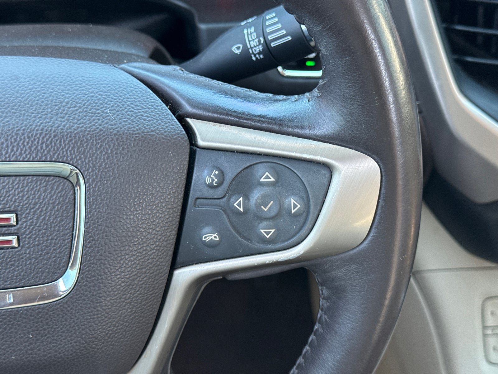 Certified 2017 GMC Acadia Denali w/ Technology Package FWD image 27