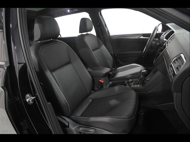 Certified 2024 Volkswagen Tiguan SE R-Line AWD/4WD image 17