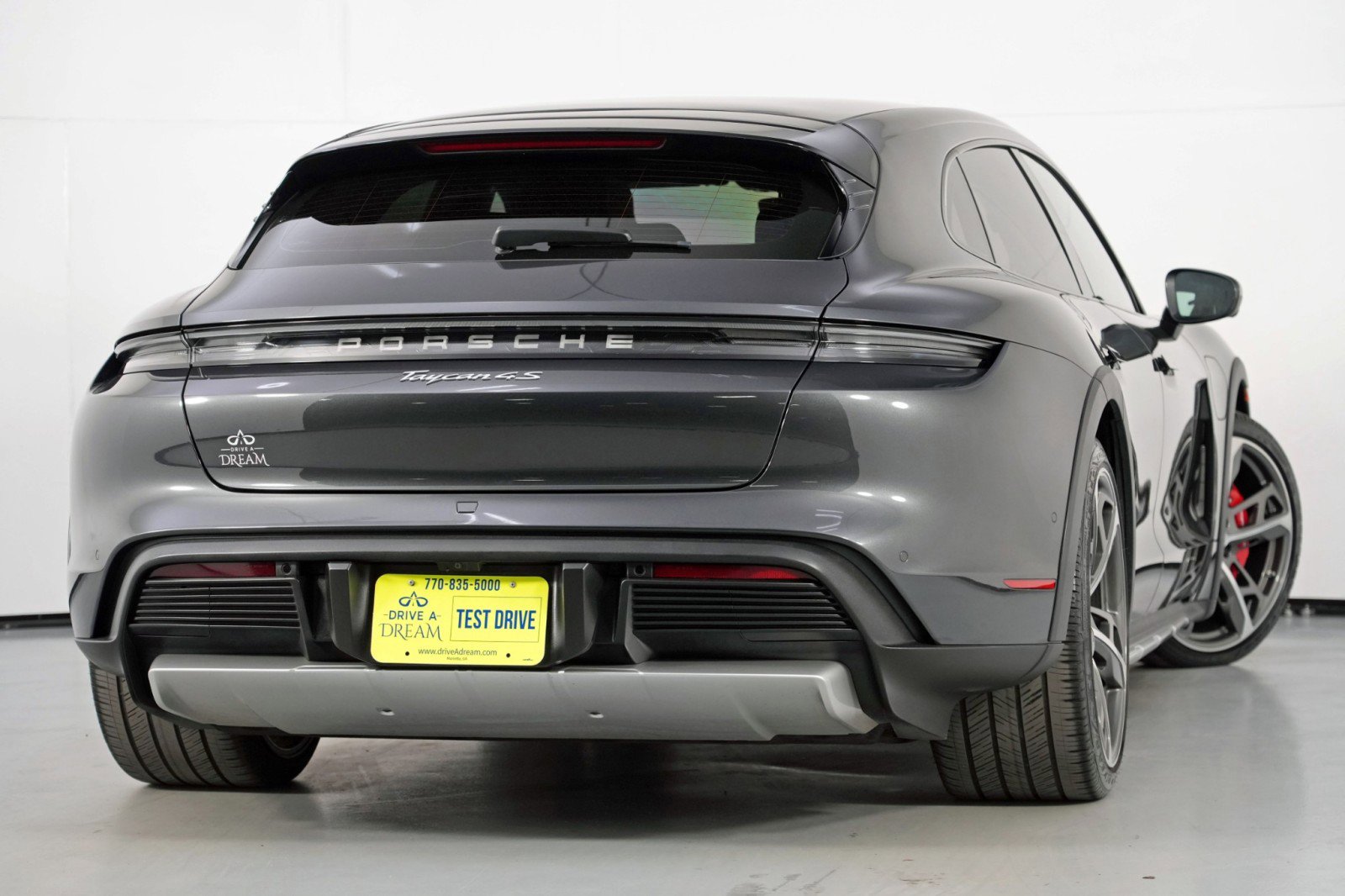 Used 2023 Porsche Taycan 4S w/ Technology Package image 5
