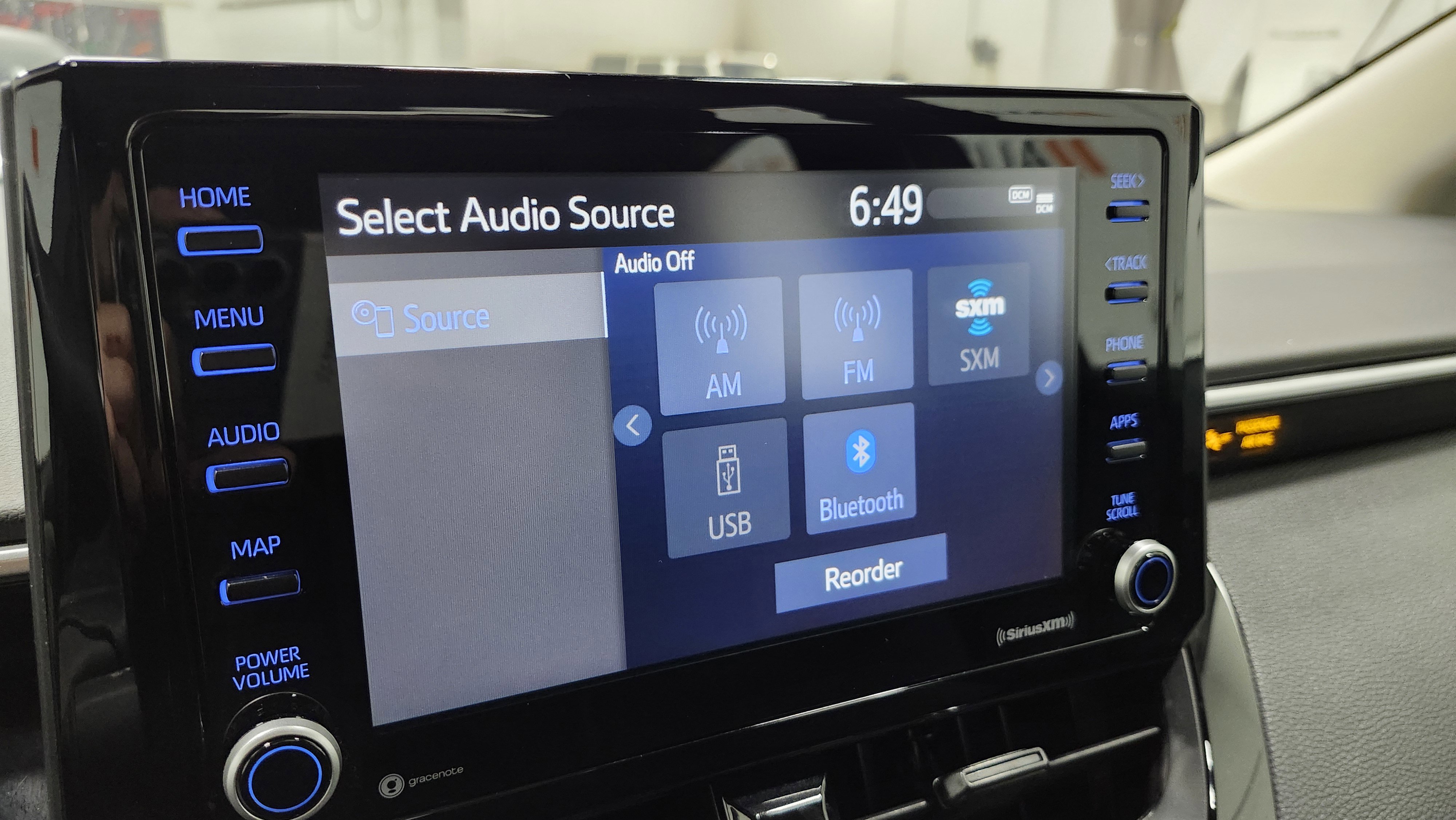 Used 2022 Toyota Corolla LE image 4