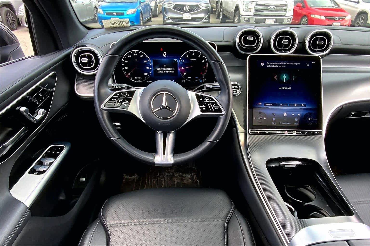 Used 2024 Mercedes-Benz GLC 300 4MATIC image 6