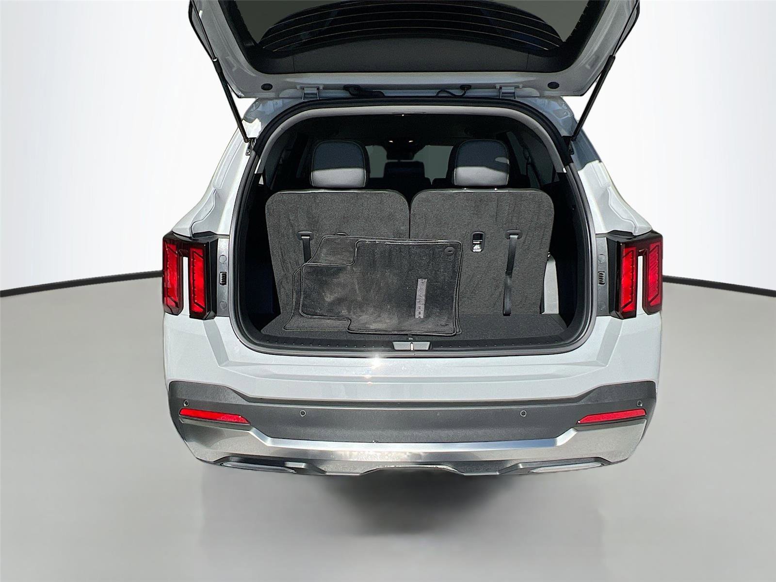 Used 2025 Kia Sorento S image 27