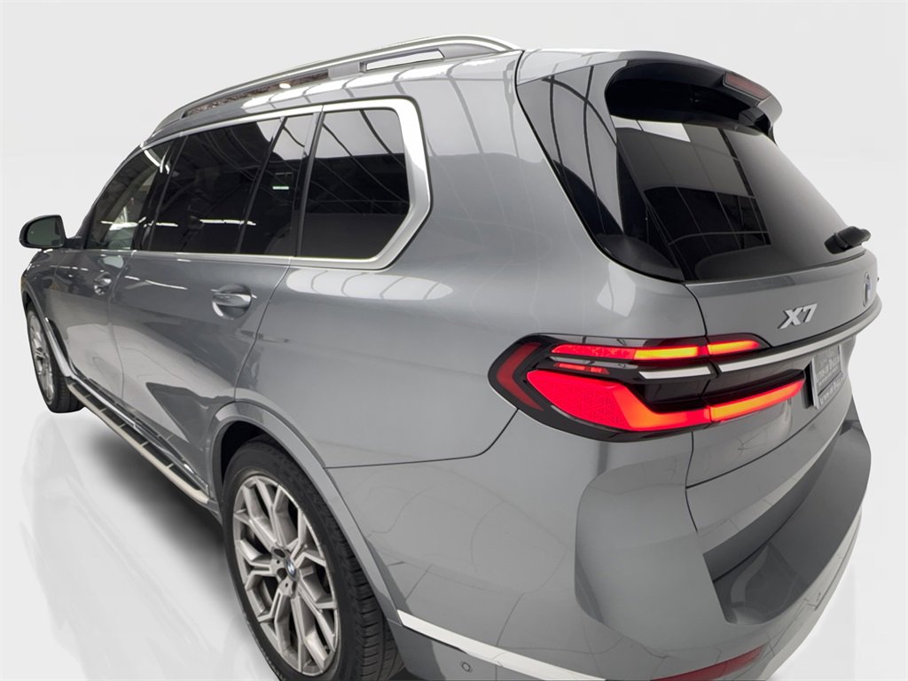 Used 2024 BMW X7 xDrive40i image 10