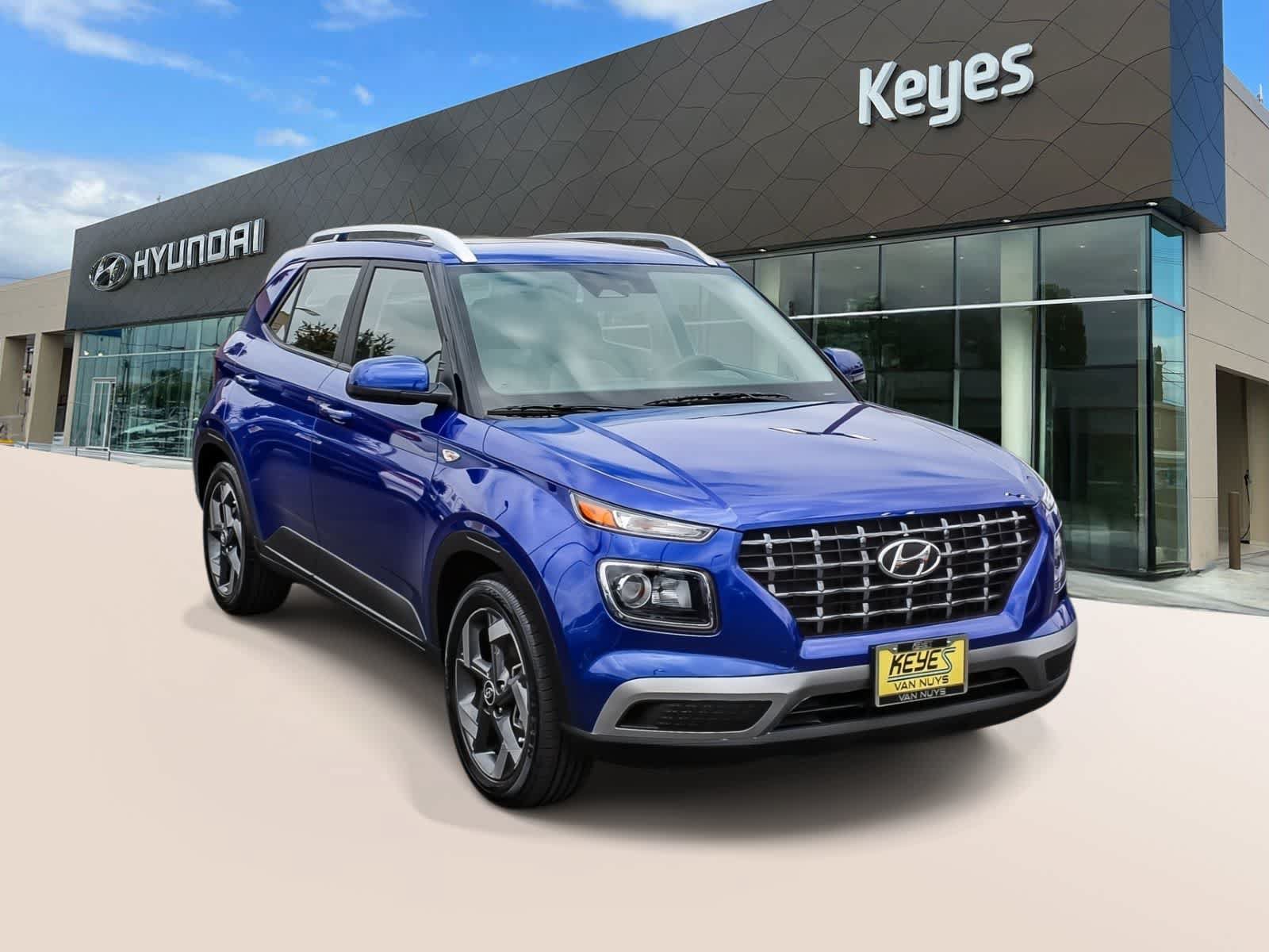 Certified 2024 Hyundai Venue SEL FWD image 3