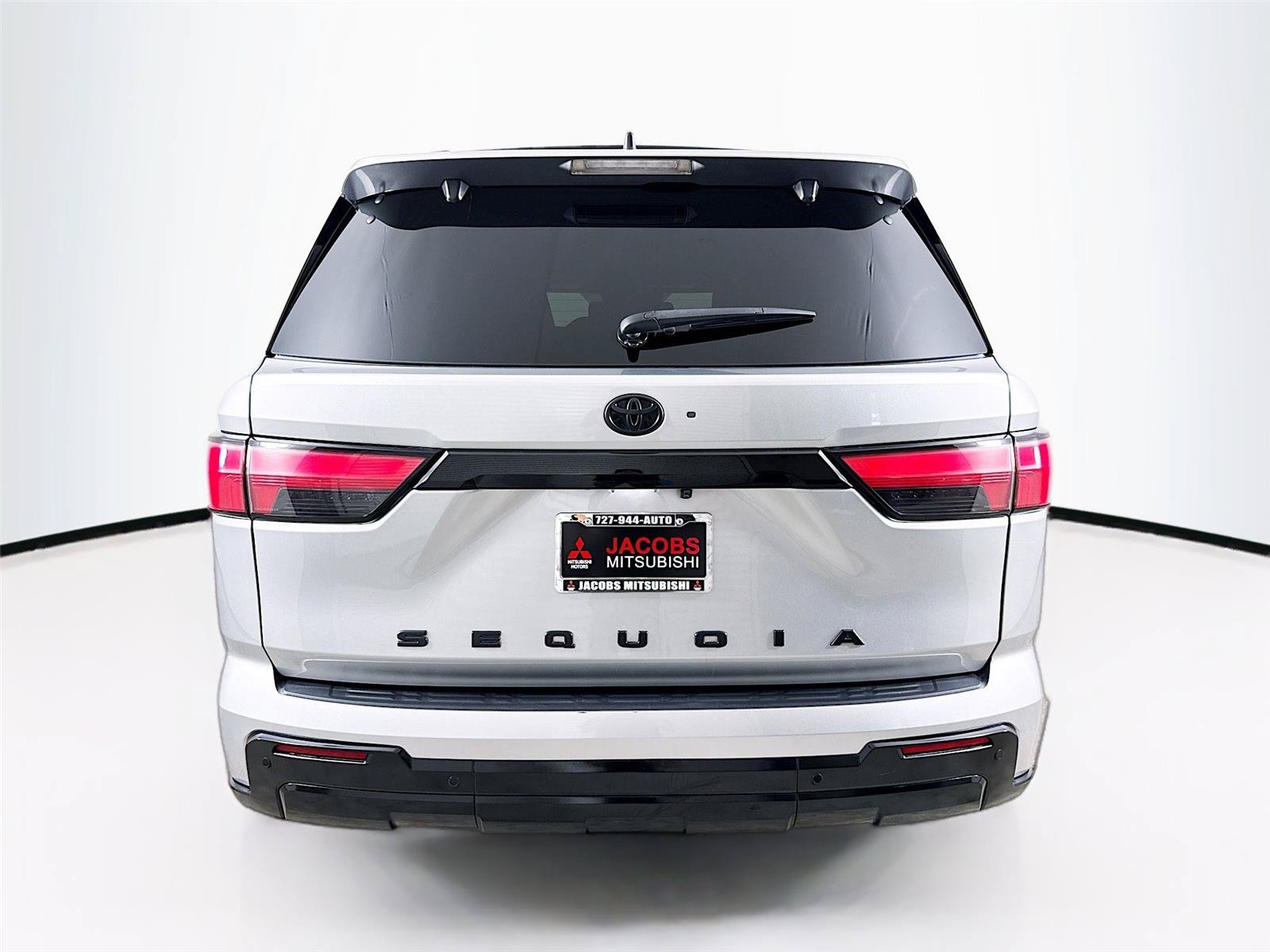 Used 2024 Toyota Sequoia Platinum AWD/4WD image 30
